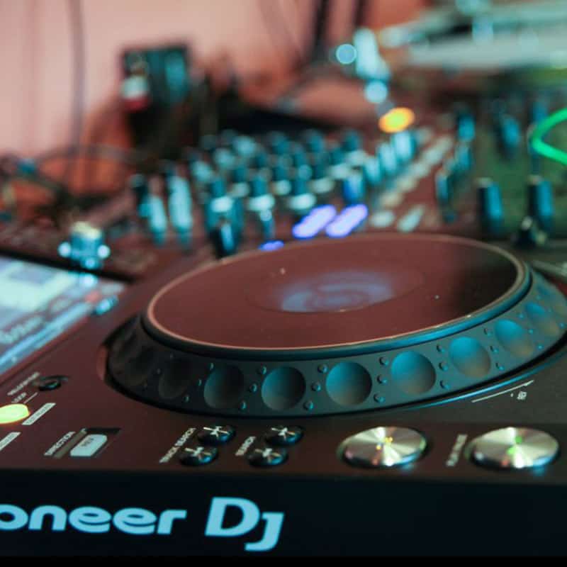 Specialized Dance Music DJ Classes in Manhattan & Brooklyn